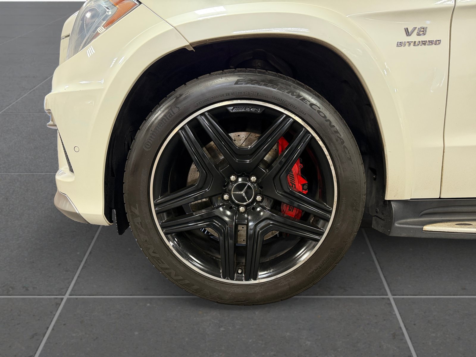 Used 2015 Mercedes-Benz GL 63 AMG 4MATIC w/ Accessory Chrome Package image 14