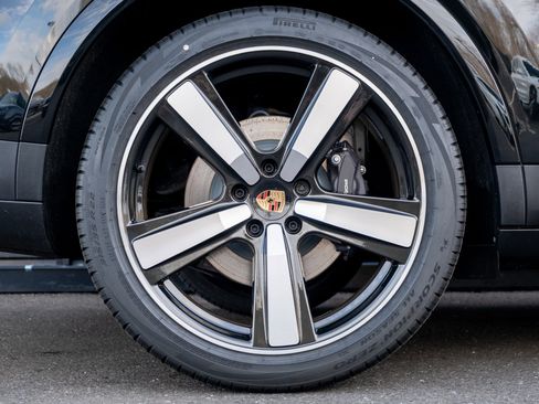 New 2026 Porsche Cayenne image 14