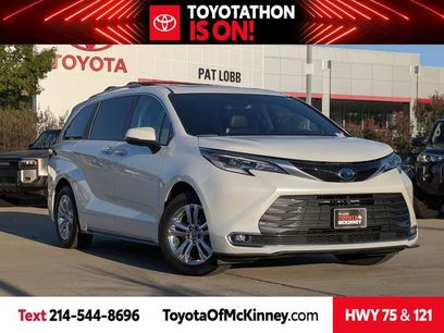 Used 2023 Toyota Sienna Platinum