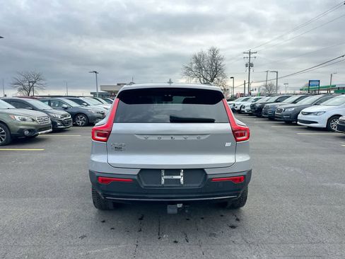Used 2023 Volvo XC40 Recharge Ultimate image 12