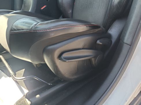 Used 2015 Jeep Cherokee Trailhawk AWD/4WD image 13