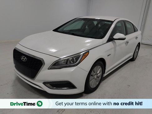 Used 2016 Hyundai Sonata SE image 1