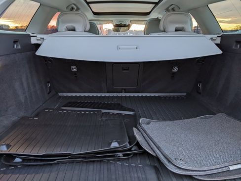 Used 2021 Volvo V90 T6 Cross Country w/ Climate Package image 27