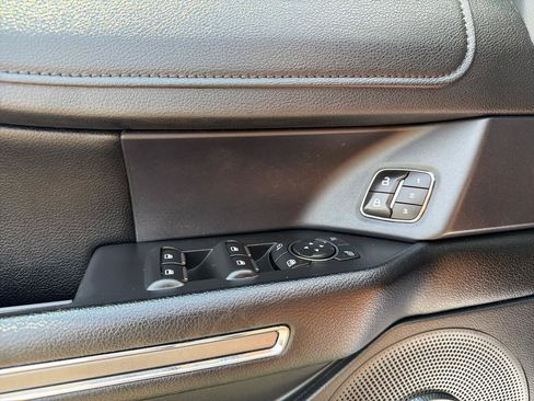 Used 2019 Ford Expedition XLT w/ Equipment Group 202A AWD/4WD image 15