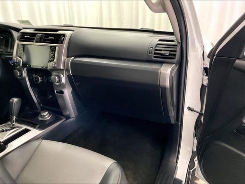 Used 2025 Toyota 4Runner SR5 AWD/4WD image 13