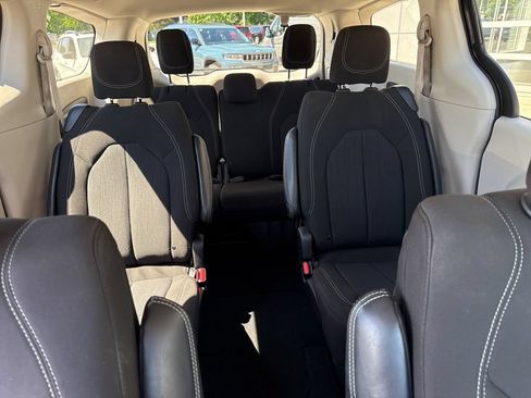 Used 2023 Chrysler Voyager LX FWD image 43