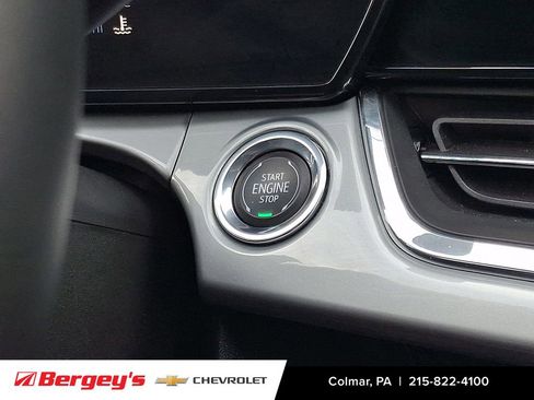 Certified 2025 Chevrolet Trax LT w/ LT Convenience Package image 25