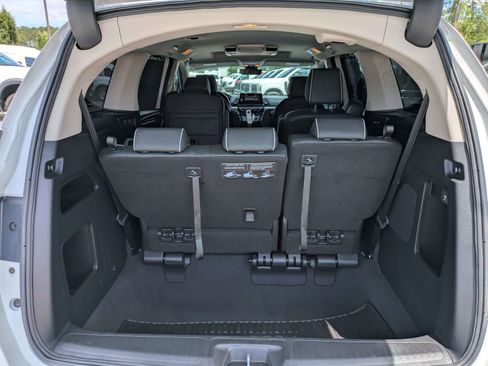Used 2025 Honda Odyssey Elite image 5