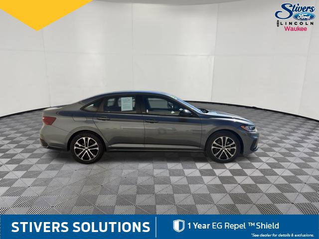 Used 2025 Volkswagen Jetta Sport FWD image 5