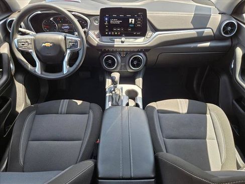 Used 2025 Chevrolet Blazer LT AWD/4WD image 16