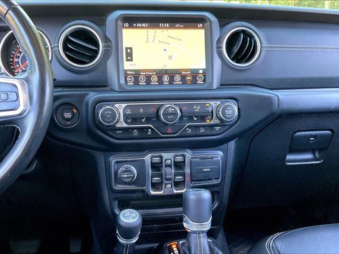 Used 2019 Jeep Wrangler Unlimited Sahara AWD/4WD image 20