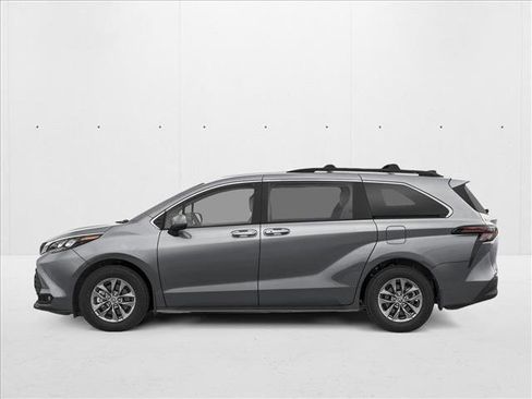 New 2026 Toyota Sienna XLE AWD/4WD image 3