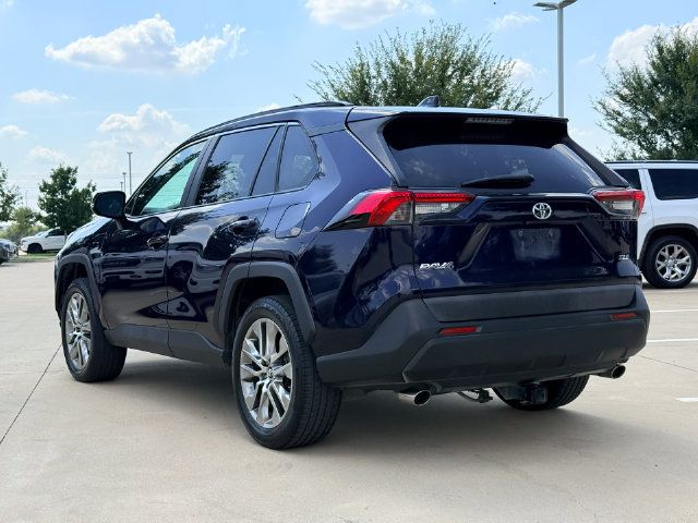 Used 2019 Toyota RAV4 XLE Premium FWD image 11