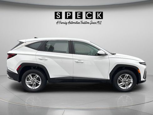Used 2025 Hyundai Tucson SE AWD/4WD image 6