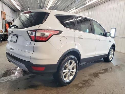 Used 2017 Ford Escape SE image 3