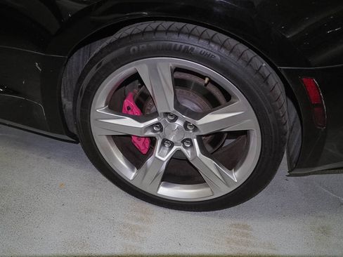 Used 2016 Chevrolet Camaro SS RWD image 6