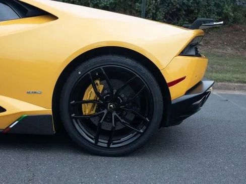 Used 2015 Lamborghini Huracan LP 610-4 image 34