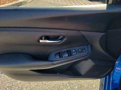 Used 2024 Nissan Sentra SV FWD image 12