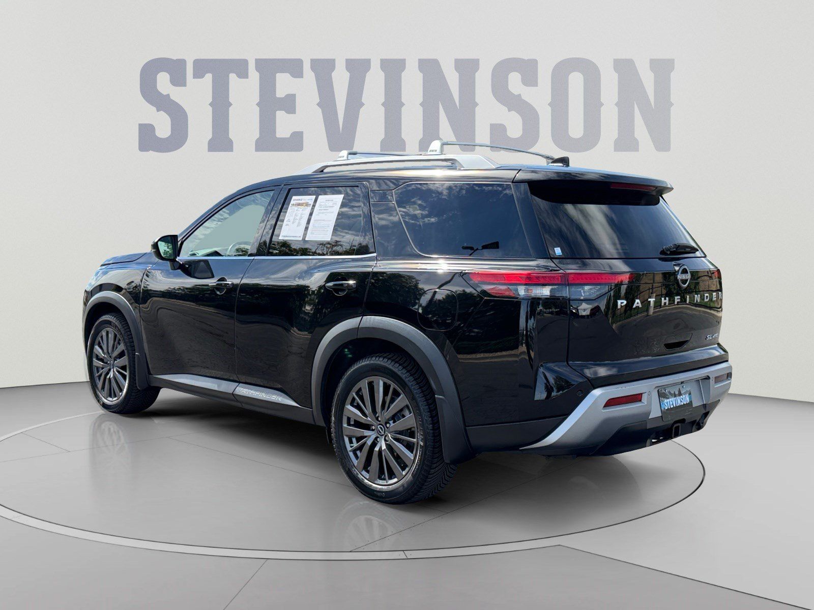 Used 2022 Nissan Pathfinder SL w/ SL Premium Package AWD/4WD image 3