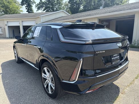 Used 2024 Cadillac Lyriq Tech RWD image 8