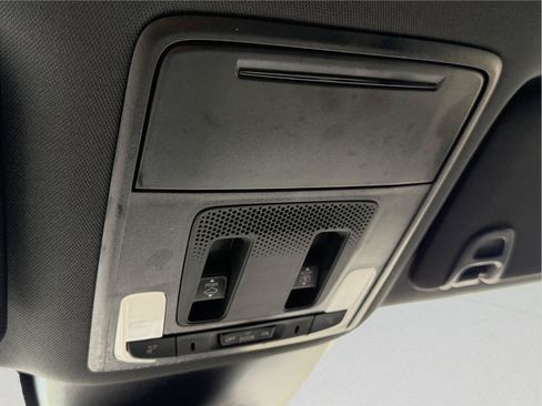 Used 2025 Honda Pilot TrailSport image 27