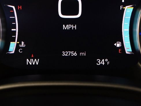 Used 2022 Chrysler Pacifica Touring-L image 26