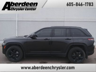 Used 2023 Jeep Grand Cherokee Limited w/ Black Appearance Package
