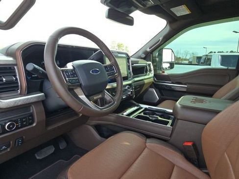 Used 2025 Ford F350 King Ranch w/ FX4 Off-Road Package image 23