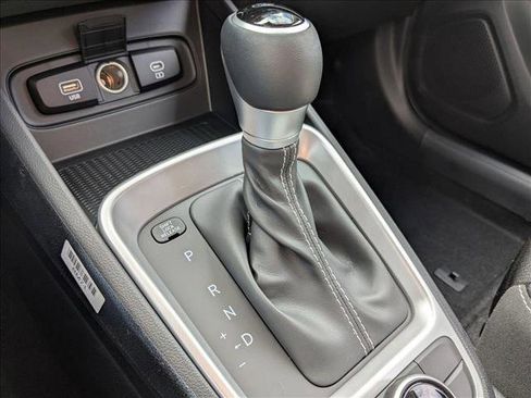 New 2025 Hyundai Venue SEL image 16