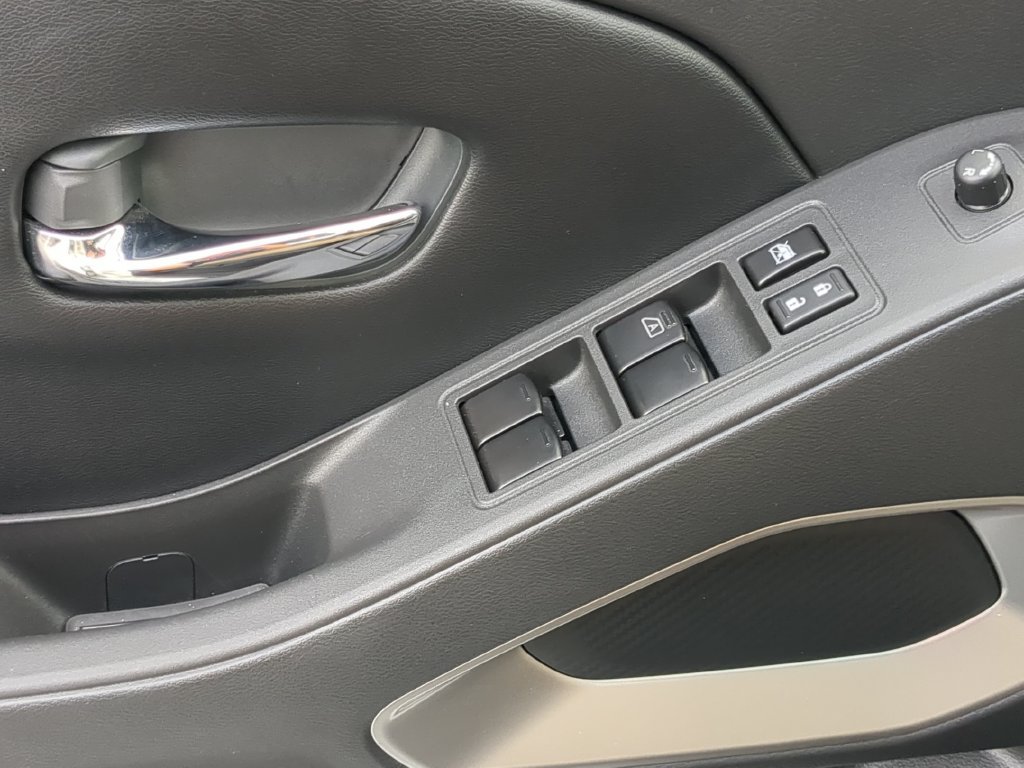 Certified 2025 Nissan Frontier SV RWD image 13