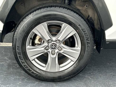 Used 2023 Toyota RAV4 XLE w/ Convenience Package FWD image 9