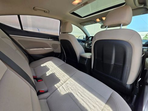 Used 2018 Hyundai Elantra Value Edition FWD image 12