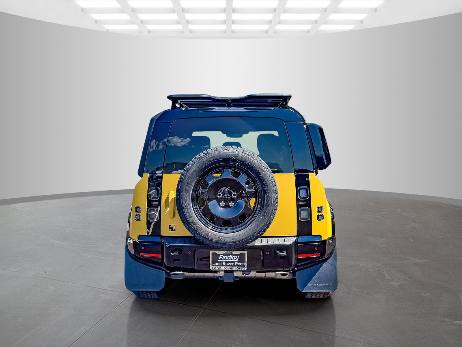 New 2026 Land Rover Defender 110 AWD/4WD image 4