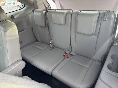 Used 2017 Toyota Highlander XLE image 17