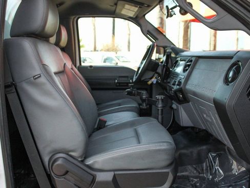 Used 2015 Ford F550 2WD Regular Cab Super Duty image 39