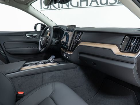 New 2026 Volvo XC60 B5 Plus w/ Climate Package image 21