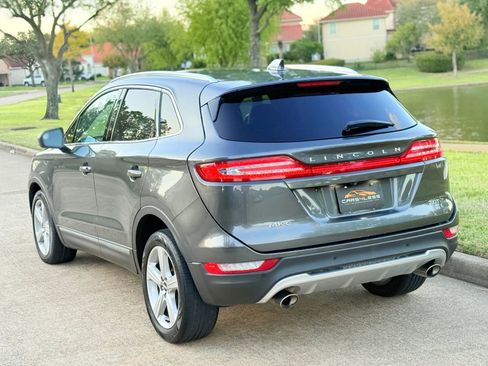 Used 2017 Lincoln MKC Premiere image 9