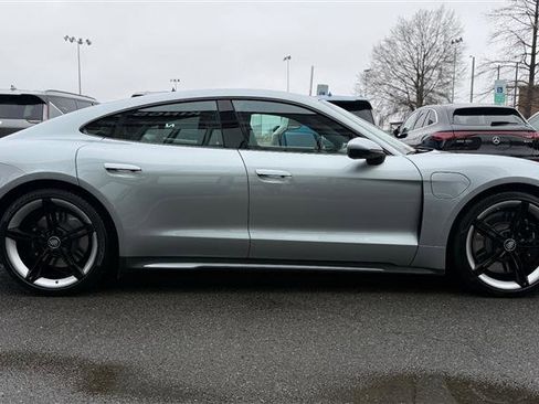 Used 2022 Porsche Taycan 4S image 6