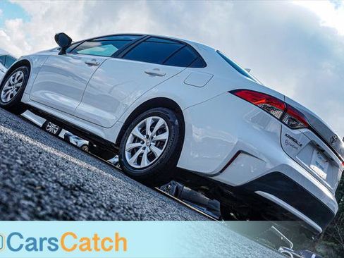 Used 2021 Toyota Corolla LE image 5