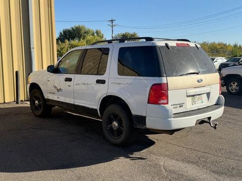 Used 2004 Ford Explorer XLT image 6