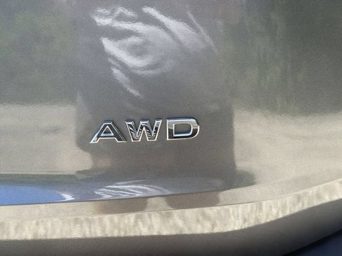 Used 2023 Nissan Rogue S AWD/4WD image 30