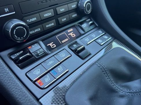 Used 2024 Porsche 718 Cayman Style Edition image 33