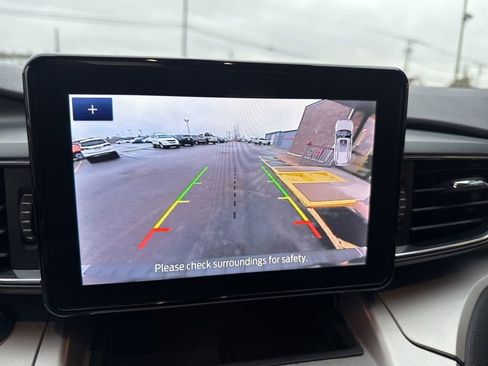 Used 2022 Ford Explorer XLT w/ Equipment Group 202A image 2