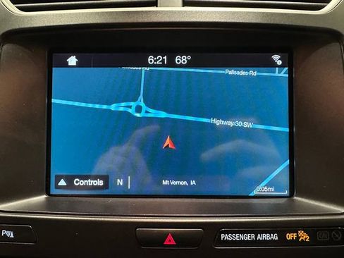 Used 2017 Ford Explorer XLT w/ Equipment Group 201A AWD/4WD image 4