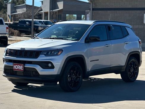 New 2026 Jeep Compass Latitude image 7
