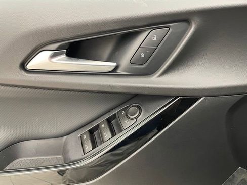New 2026 Chevrolet Equinox LT w/ Safety and Technology Package AWD/4WD image 9
