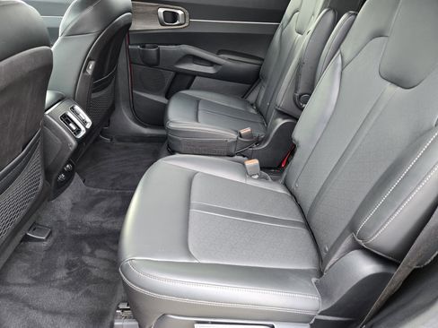 Used 2021 Kia Sorento EX w/ Panoramic Sunroof Package image 36