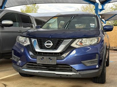 Used 2017 Nissan Rogue SV
