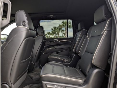 Used 2022 Cadillac Escalade ESV Premium Luxury AWD/4WD image 20