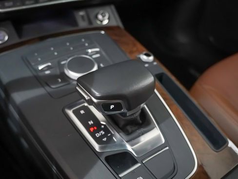 Used 2020 Audi Q5 2.0T Premium w/ Convenience Package image 31